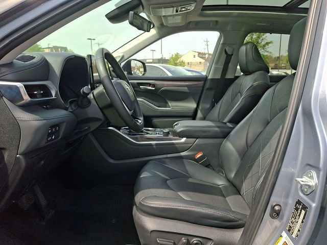 2023 Toyota Highlander Platinum