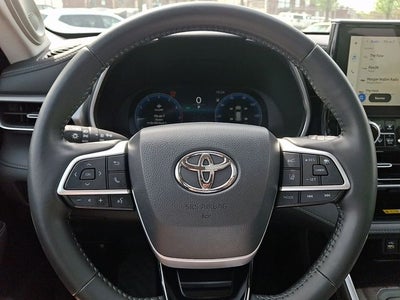 2023 Toyota Highlander Platinum