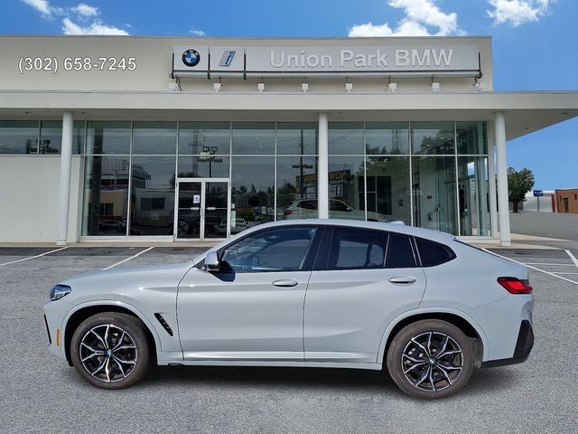 2025 BMW X4 xDrive30i
