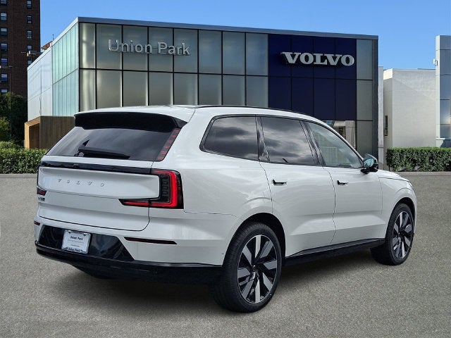 2026 Volvo EX90 Twin Motor Ultra 7-Seater