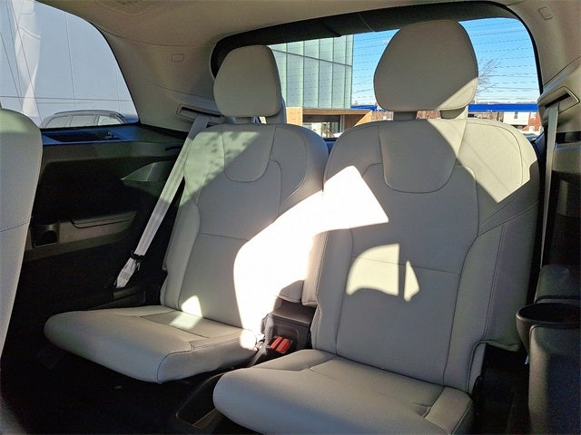 2024 Volvo XC90 B6 Plus Bright Theme 6-Seater