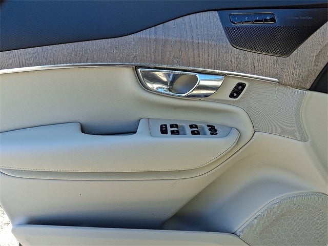 2024 Volvo XC90 B6 Plus Bright Theme 6-Seater