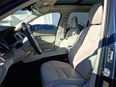 2024 Volvo XC90 B6 Plus Bright Theme 6-Seater