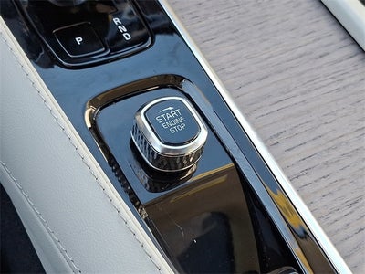 2024 Volvo XC90 B6 Plus Bright Theme 6-Seater