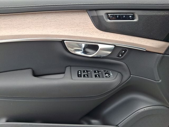 2027 Volvo XC90 Base