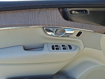 2027 Volvo XC90 Base