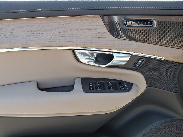 2027 Volvo XC90 Base