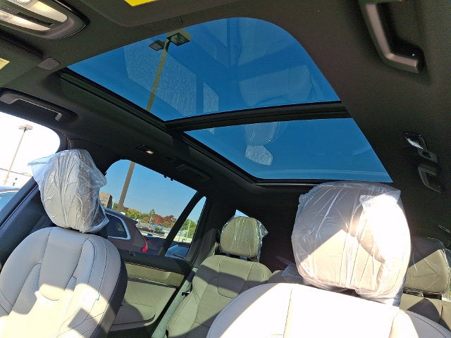 2027 Volvo XC90 Base