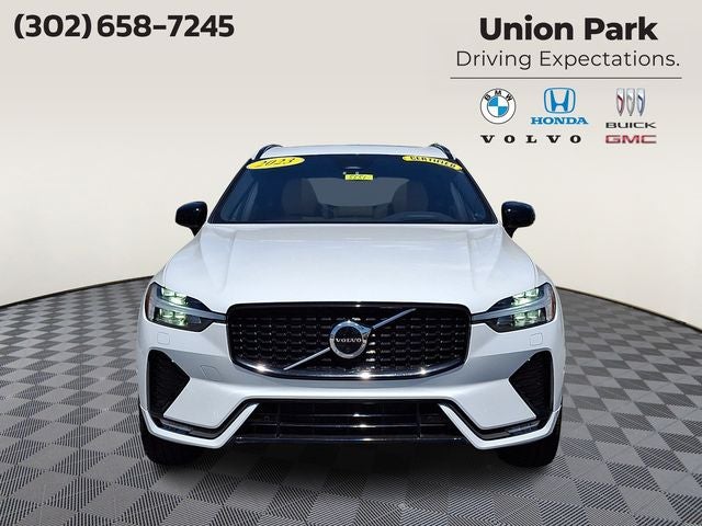 2023 Volvo XC60 B6 Ultimate Dark Theme