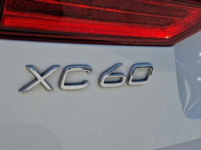 2023 Volvo XC60 B6 Ultimate Dark Theme