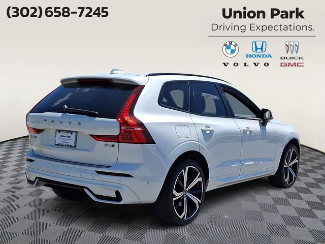 2023 Volvo XC60 B6 Ultimate Dark Theme