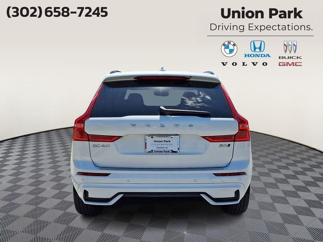 2023 Volvo XC60 B6 Ultimate Dark Theme