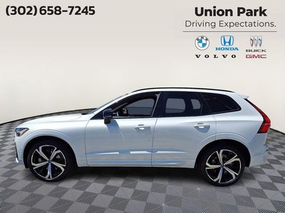 2023 Volvo XC60 B6 Ultimate Dark Theme