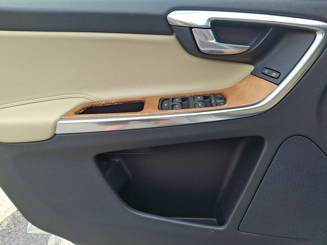 2017 Volvo XC60 T5 Inscription