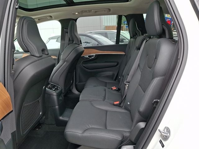 2024 Volvo XC90 Recharge Plug-In Hybrid T8 Plus Bright Theme 7 Passenger
