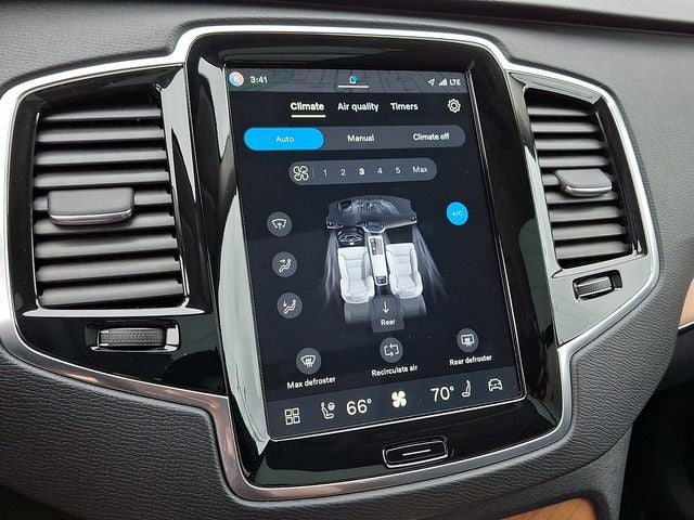 2024 Volvo XC90 Recharge Plug-In Hybrid T8 Plus Bright Theme 7 Passenger