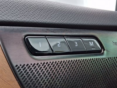 2024 Volvo XC90 Recharge Plug-In Hybrid T8 Plus Bright Theme 7 Passenger