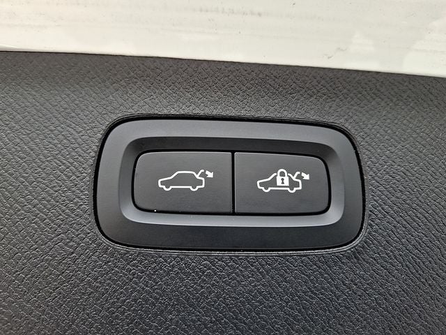 2024 Volvo XC90 Recharge Plug-In Hybrid T8 Plus Bright Theme 7 Passenger