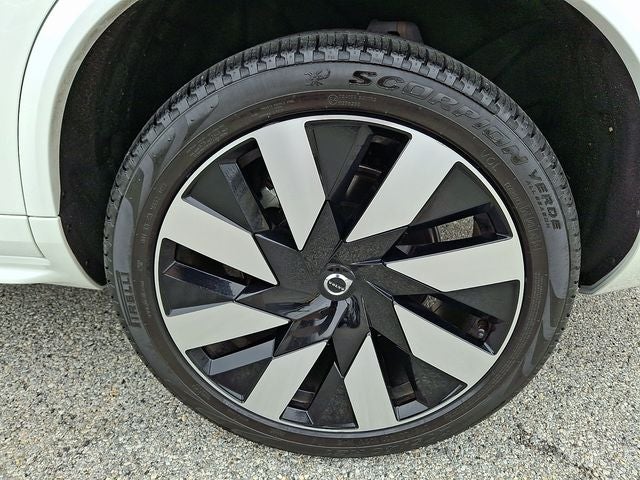 2024 Volvo XC90 Recharge Plug-In Hybrid T8 Plus Bright Theme 7 Passenger