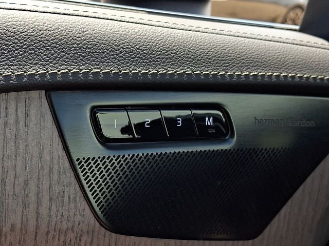 2024 Volvo XC90 Recharge Plug-In Hybrid Ultimate
