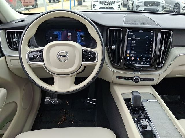 2024 Volvo XC60 Recharge Plug-In Hybrid T8 Plus Dark Theme