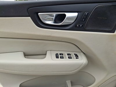 2024 Volvo XC60 Recharge Plug-In Hybrid T8 Plus Dark Theme