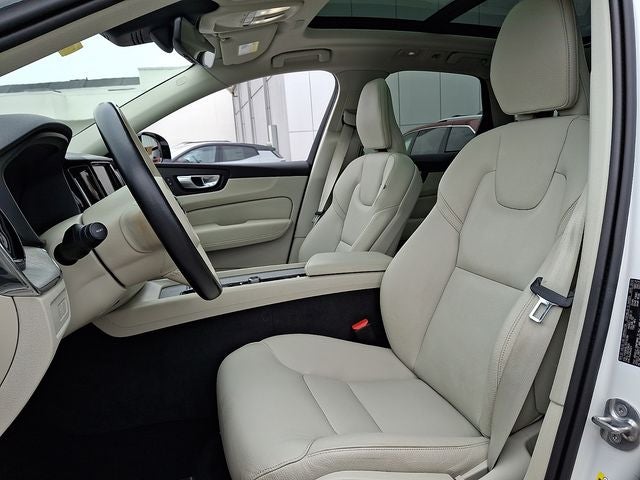 2024 Volvo XC60 Recharge Plug-In Hybrid T8 Plus Dark Theme