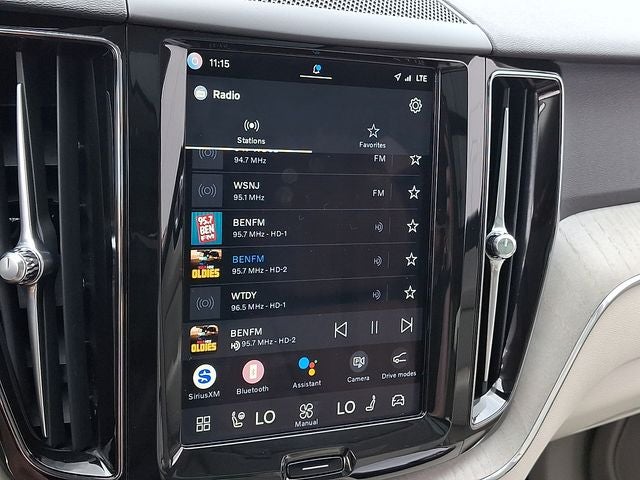 2024 Volvo XC60 Recharge Plug-In Hybrid T8 Plus Dark Theme