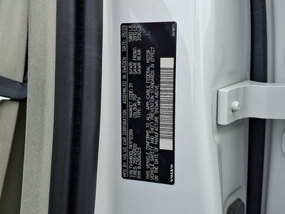 2024 Volvo XC60 Recharge Plug-In Hybrid T8 Plus Dark Theme