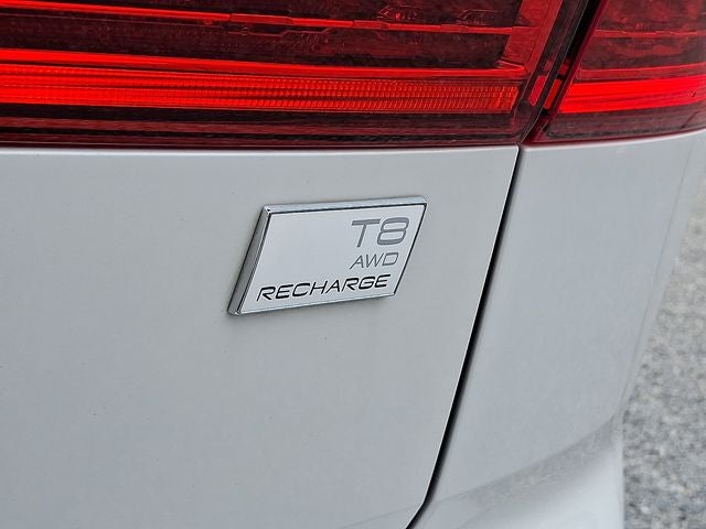 2024 Volvo XC60 Recharge Plug-In Hybrid T8 Plus Dark Theme