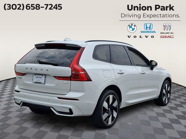 2024 Volvo XC60 Recharge Plug-In Hybrid T8 Plus Dark Theme