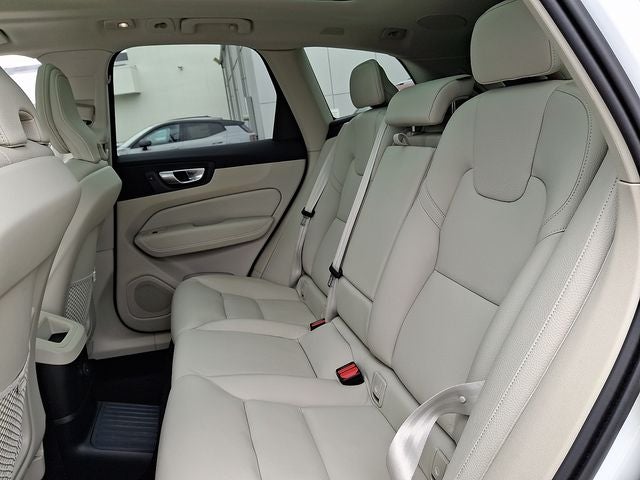 2024 Volvo XC60 Recharge Plug-In Hybrid T8 Plus Dark Theme
