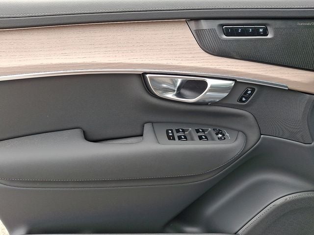 2026 Volvo XC90 Plug-In Hybrid T8 Plus 6 Passenger