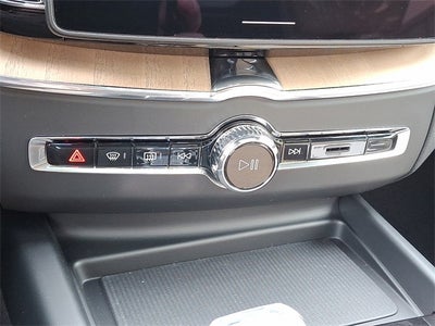 2026 Volvo XC60 Plug-In Hybrid T8 Plus