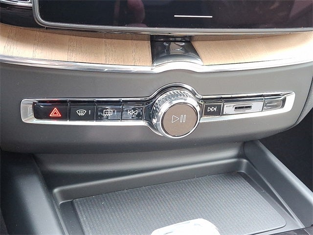 2026 Volvo XC60 Plug-In Hybrid T8 Plus