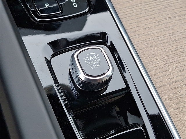 2026 Volvo XC60 Plug-In Hybrid T8 Plus