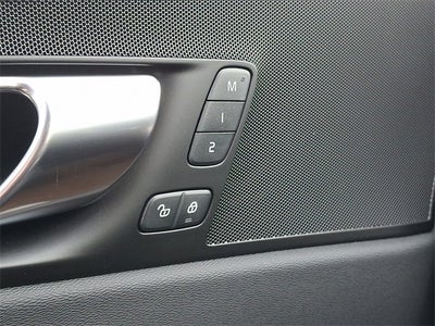 2026 Volvo XC60 Plug-In Hybrid T8 Plus