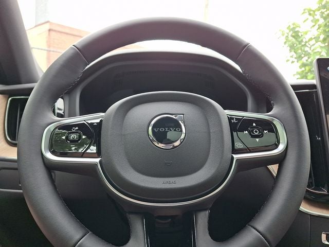 2026 Volvo XC60 Plug-In Hybrid T8 Plus