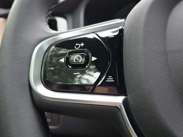 2026 Volvo XC60 Plug-In Hybrid T8 Plus