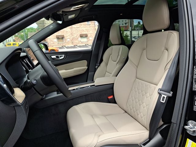 2026 Volvo XC60 Plug-In Hybrid T8 Plus