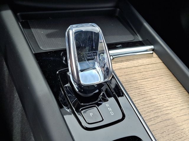 2026 Volvo XC60 Plug-In Hybrid T8 Plus