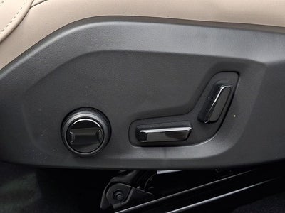 2026 Volvo XC60 Plug-In Hybrid T8 Plus