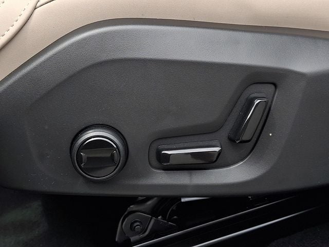 2026 Volvo XC60 Plug-In Hybrid T8 Plus