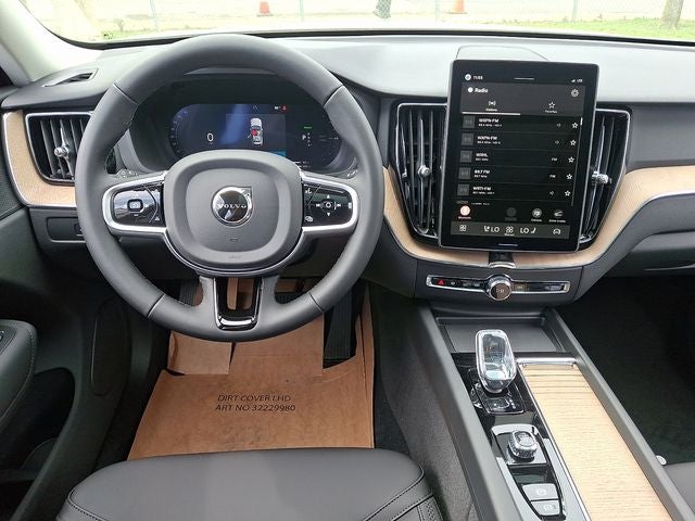 2026 Volvo XC60 Plug-In Hybrid T8 Plus