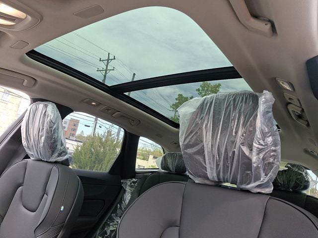 2026 Volvo XC60 Plug-In Hybrid T8 Plus