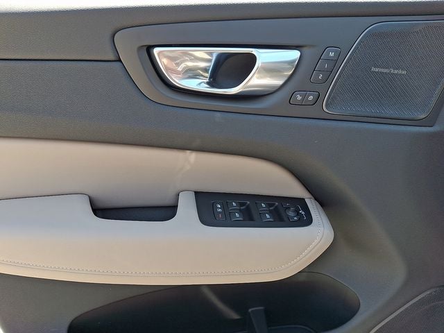 2026 Volvo XC60 Plug-In Hybrid T8 Plus