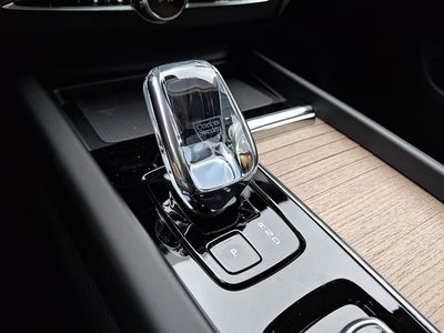 2026 Volvo XC60 Plug-In Hybrid T8 Plus