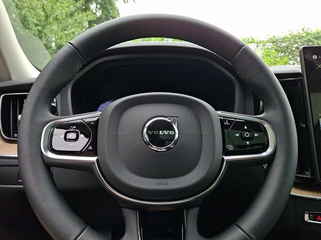 2026 Volvo XC60 Plug-In Hybrid T8 Plus
