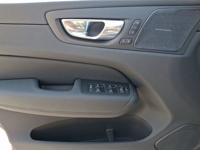 2026 Volvo XC60 Plug-In Hybrid T8 Ultra Black Edition