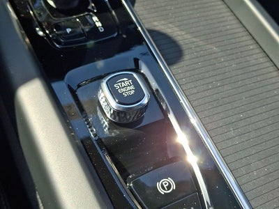 2026 Volvo XC60 Plug-In Hybrid T8 Ultra Black Edition